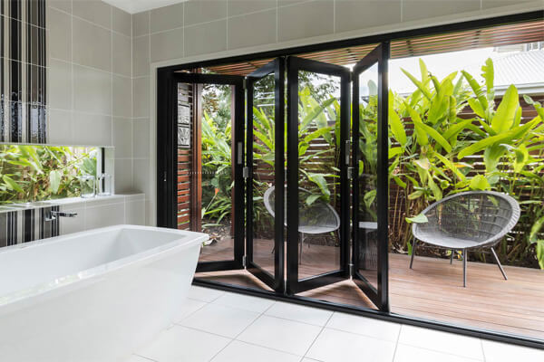 Kinh nghiệm thi công cửa nhôm kính xếp trượt